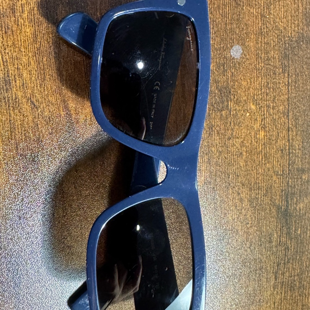 Ferragamo Men’s Sunglasses Navy Rectangular Made in Italy - Picture 6 of 6